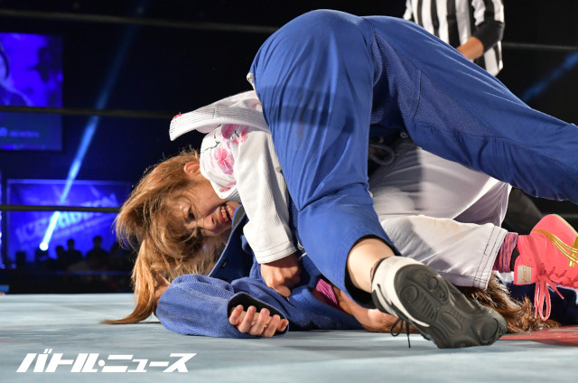 中井祐樹の弟子が女子プロレスの柔術マッチで圧勝し王座を防衛!