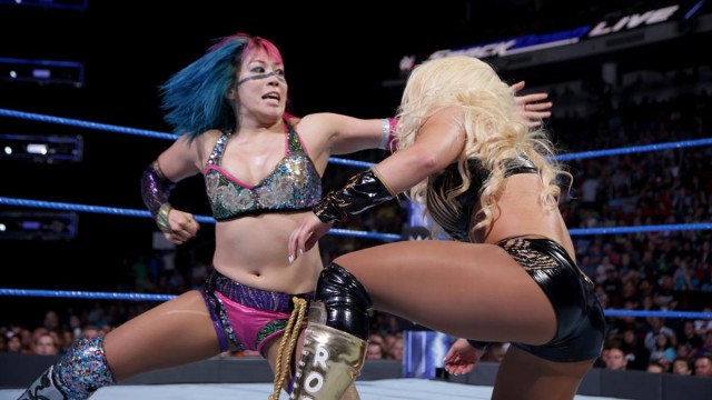 【WWE】アスカ、劣勢を跳ねのけて王者カーメラと無言の対峙