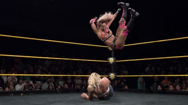 【WWE】<NXT>“海賊姫”カイリ・セインがインセインエルボーでレイシー・エバンスに雪辱!