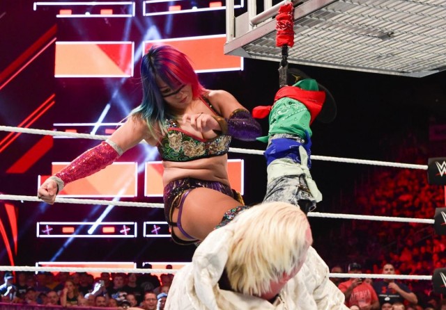 【WWE】アスカ、またしても不意打ちで王座逃す