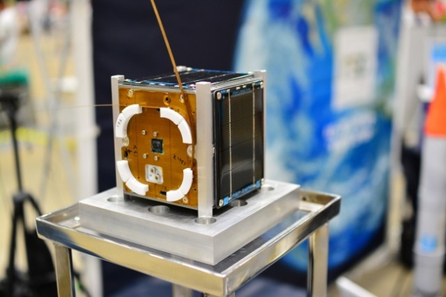 リーマン小型衛星が宇宙に。後継機の自撮り衛星は2019年に