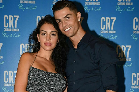 ロナウドがついに結婚宣言!? サッカー界屈指の“モテ男”も年貢の納め時か