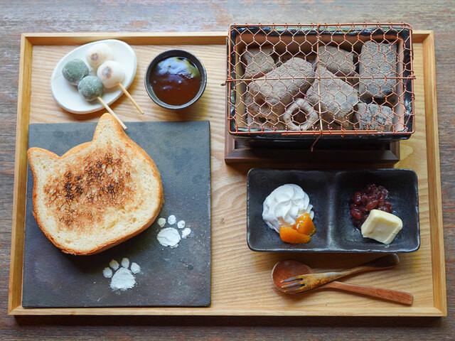 猫パンを七輪で焼いて食べられる 京都の和カフェが猫好きな人向けの朝食メニューを提供 Cat Press 京都で2店舗を展開しているexcafe イクスカ ｄメニューニュース Nttドコモ