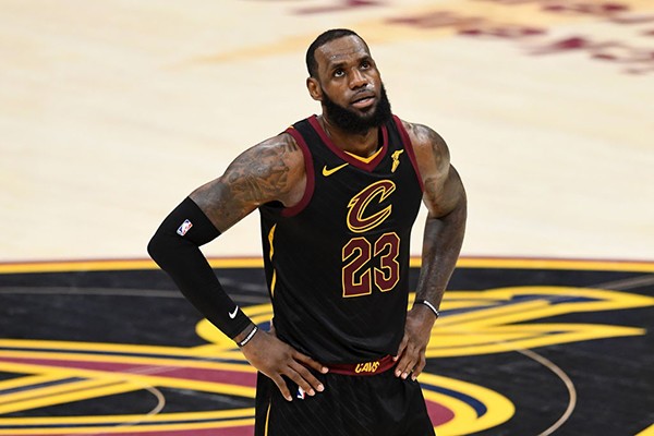 失意のレブロンが引き金に。超大型移籍で来季のNBAは激変するか?