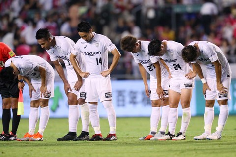 イニエスタとプレーすると選手は思う「自分は何もわかっていなかった」