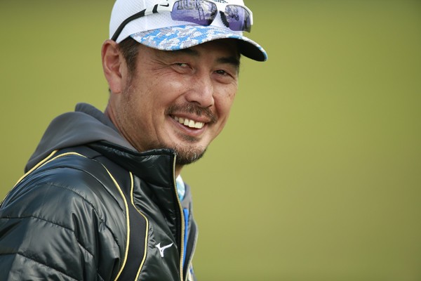 吉井理人が説くコーチングの極み。選手との「振り返り」がひと味違う
