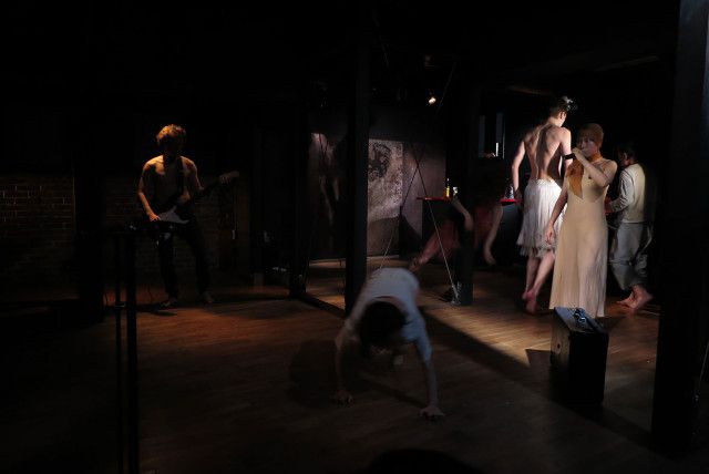 八王子ドック開設公演『郊外の演劇プロジェクト banlieue––歴史もなく、未来もなく––』