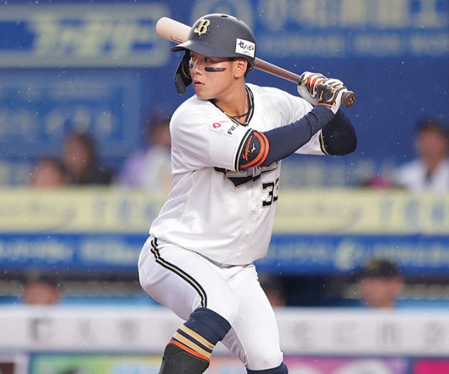 杉澤選手が告知に挑戦！8/4.5.6ファームほっと神戸公式戦 - YouTube