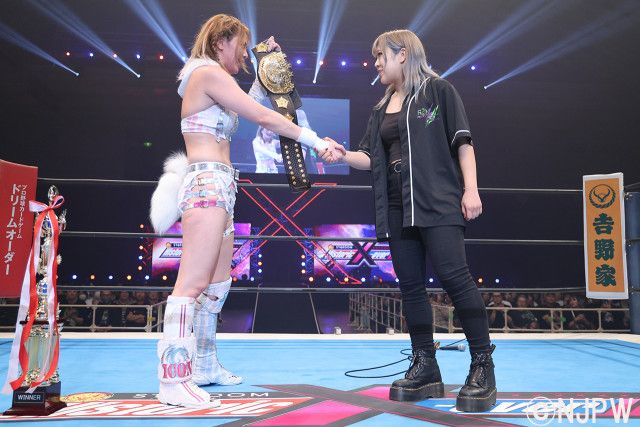 岩谷麻優 フォトフレーム IWGP女子王座 岩谷麻優 フォトフレーム IWGP女子王座 Amazon.co.jp: スター