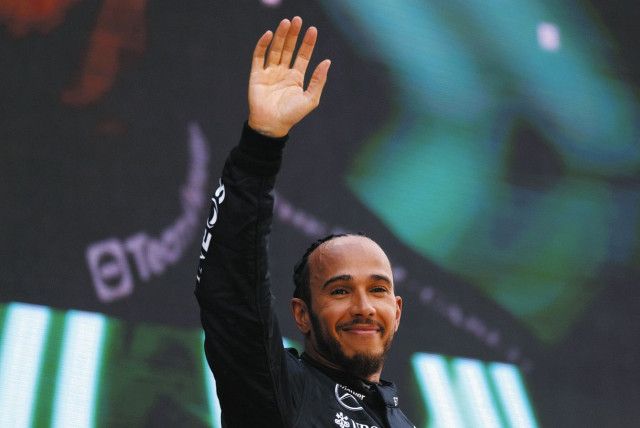 【F1スペインGP】ハミルトン、3位で今季初の表彰台「ようやく…まだ勝利を争える位置にはいない」さらなる前進を誓う