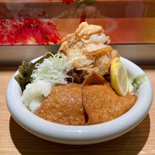 名古屋駅から徒歩圏内にある、国産食材を使用したおそばが美味しいSOBABACCHUS