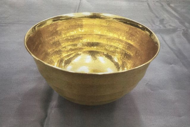 無事発見された1000万円黄金茶碗　保管している警視庁は困惑「どこへ返せばいいかわからない」「三つ巴の争いが始まるかも」