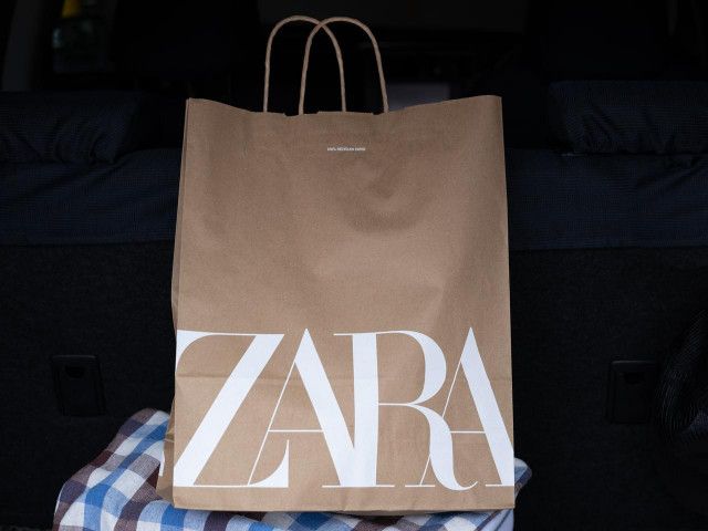 ZARA 絞まる ザラ ファブリックトートバッグ