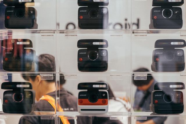 一枚しかない、だから特別。ポラロイドの限定ストアでフィルムの