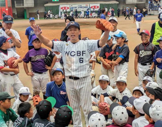 侍ジャパン・井端弘和監督が石川・小松市で野球教室に参加　「子供たちの元気な姿を見られてうれしい」