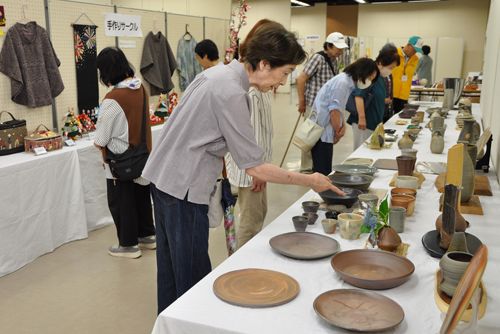 シルバー人材センター互助会員らの力作 四日市で趣味の作品展