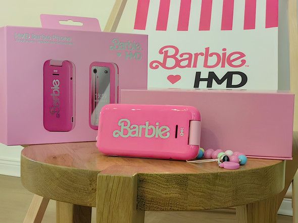 バービーのフィーチャーフォン「Barbie Phone」はピンク色のかわいいケータイ（ITmedia Mobile）｜ｄメニューニュース（NTTドコモ）