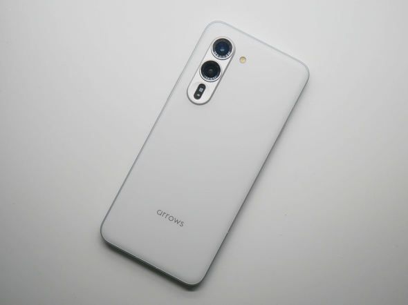 arrows Alpha」で一新したスマホの売り方 「ハイエンド不在