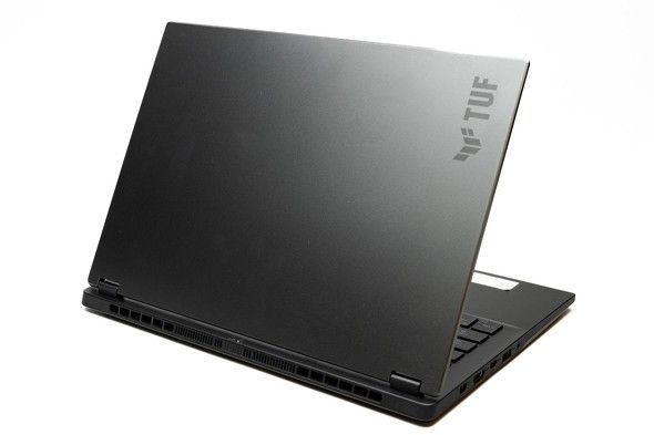 まるでビジネスPCみたいなゲーミングノートPC、モンハンも余裕で まるでビジネスPCみたいなゲーミングノートPC、モンハンも余裕で