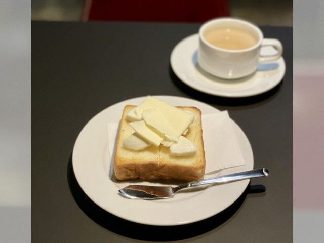 芳醇バター×モッツァレラのトーストが評判　神戸・西元町地下街の隠れ家喫茶店　レトロな雰囲気も人気