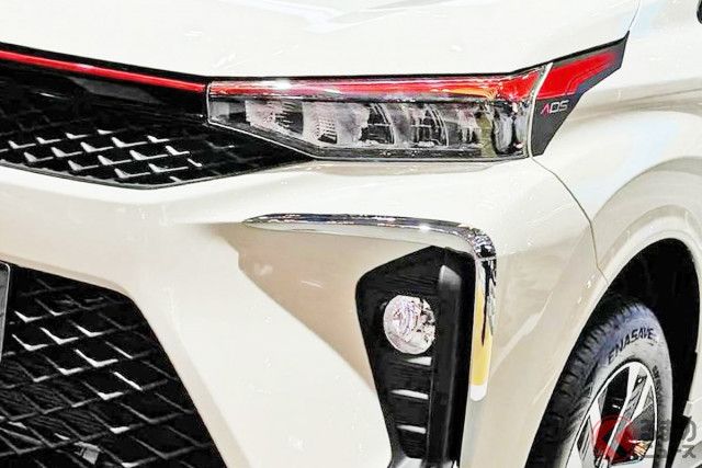 5速MTあり！ ダイハツ「“精悍”顔ミニバン」実車公開！ 全長4.4m