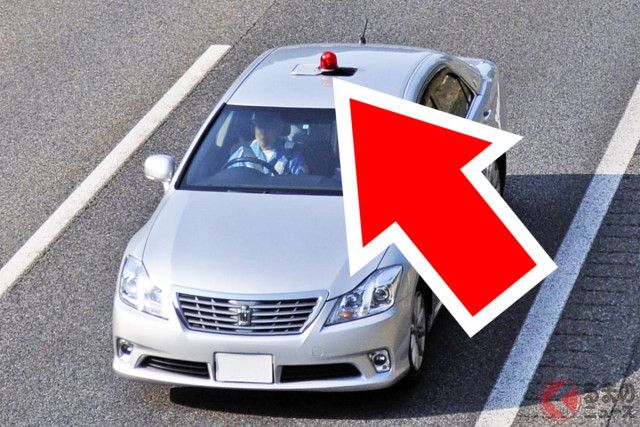 覆面パトカー」“見分け方”はある？ 「地味なセダン」以外も要注意！ 特有の「動き方」「ナンバー」にも注目！  一般車との「決定的な違い」とは（くるまのニュース）｜ｄメニューニュース（NTTドコモ）