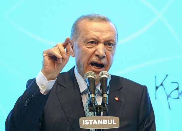 トルコ大統領選、現職先行　開票率90％、5ポイント差接戦