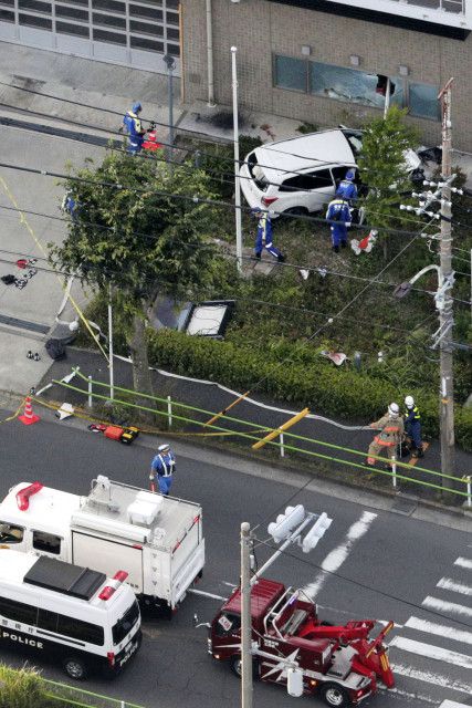 消防署に車突っ込み歩行者死亡　東京・町田、運転手は軽傷