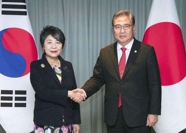 関係進展へ緊密連携確認　日韓外相が会談