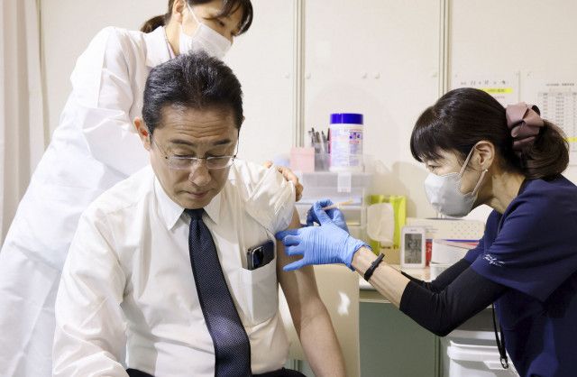 首相、ワクチン7回目接種　インフル同時流行に備え