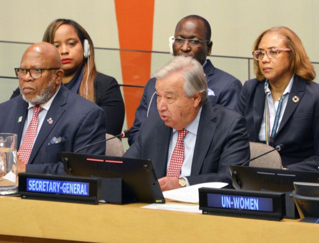国連事務総長「女性に投資を」　男女平等の取り組み遅く