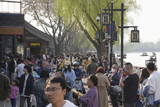 中国3連休、1億人超が国内旅行　新型コロナ前より増加