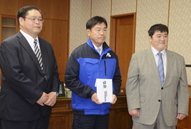 勧進相撲の義援金、石川県に贈呈　知事「応援励みに」