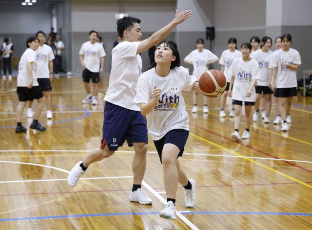 被災中学生招きバスケ教室、横浜　Bリーグ、能登の復興支援