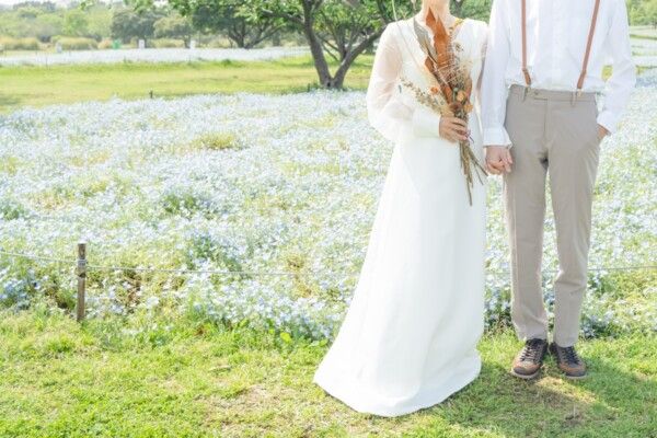 結婚式は挙げない、撮影スタジオも行かない…今どき世代「ウェディングフォト」最前線とは