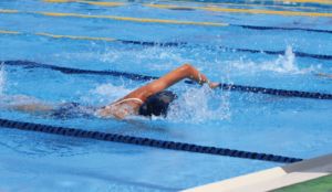 水泳/クロールの泳ぎ方・子どもへの教え方&注意点、速く泳ぐコツと練習法を解説！