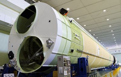 来年度打ち上げ予定…JAXAと三菱重工「H3」3号機を一部公開