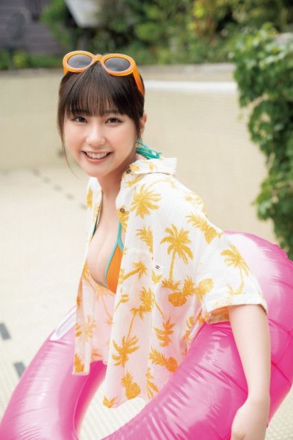 HKT48エースでグラビアクイーン、田中美久が迫力バスト水着姿で『月チャン』表紙に！“同人グラビア”いくみ、コスプレイヤー芽衣も