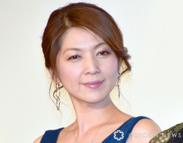 56歳・飯島直子、等身大のグラビアショットが「めちゃくちゃキレイ」「色っぽすぎ」と反響（ORICON NEWS）｜ｄメニューニュース（NTTドコモ）