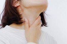 耳鼻科医に聞いた「口腔アレルギー症候群」の症状＆原因　「花粉症の人に起こりやすい」って本当なの？