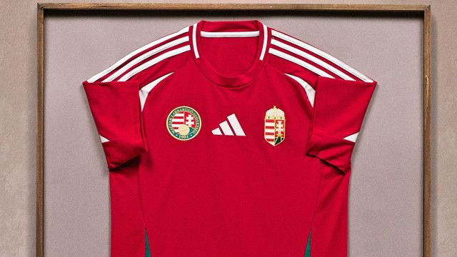 ハンガリー代表、EURO2024に向けた新ユニフォームを発表！胸は今回も「ダブル・エンブレム」を継続