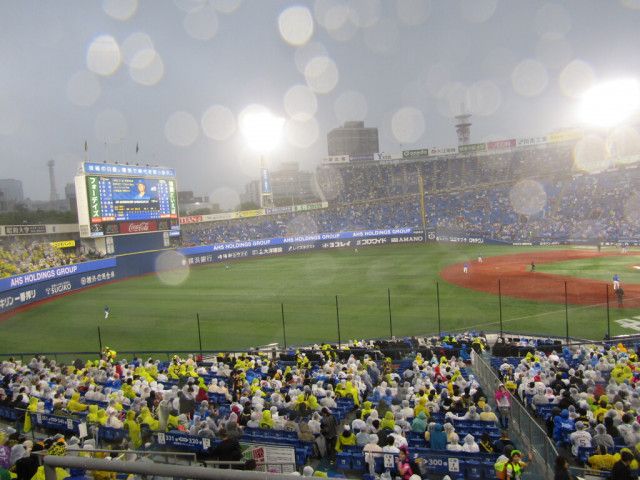 最後までどうなるかわからへん」“7連勝”阪神の土壇場逆転劇の裏に何があったのか…“雨の戦い”を読み切った岡田監督の洞察力と泥沼マウンド で狂った横浜DeNAの守護神（RONSPO）｜ｄメニューニュース（NTTドコモ）