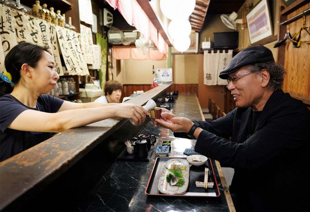 インタビュー】吉田類が愛するカウンター酒場〜はしご酒の一番最後に来たい店（さんたつ by 散歩の達人）｜ｄメニューニュース（NTTドコモ）