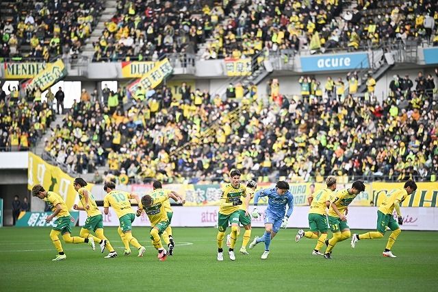 １試合で８得点はクラブ史上初！ 千葉の圧巻ゴールショーに「何がどう