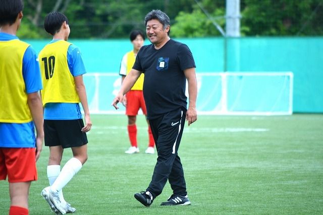 市立船橋で一時代を築いた名将が高校サッカー界で再出発。朝岡隆蔵監督がふたば未来学園で描く新たな未来（SOCCER DIGEST  Web）｜ｄメニューニュース（NTTドコモ）