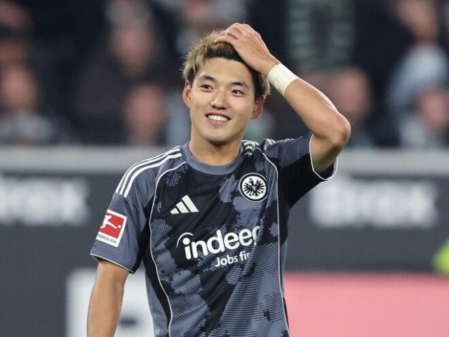 堂安律が古巣対戦に先発も、フランクフルトは終盤の失点で