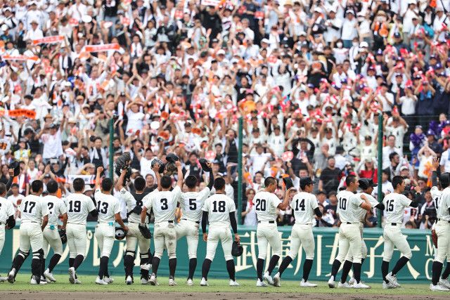 甲子園で伝統校のユニが「気になる…」「ジワジワくる」 独特の“漢字