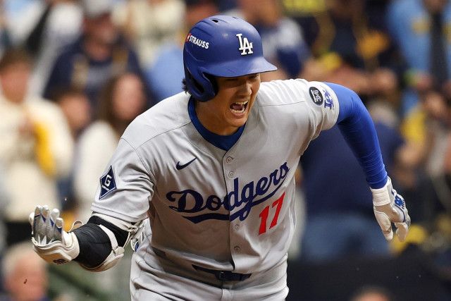 尾谷にしょーへい ヘイ！ オオタニがやったぞ！」大谷翔平がNLCS初安打・初打点