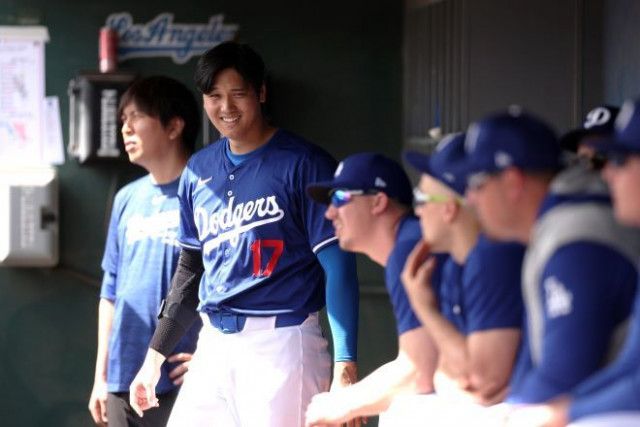 大谷翔平が“ドジャース第１号”の直後にみせた珍行動に日本人笑撃！「カッコよすぎだろ」「ダッシュで帰宅」「追いかける水原さんも笑」