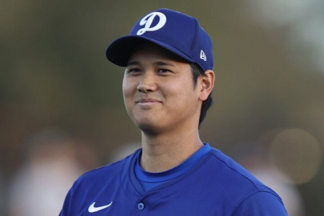 非売品入手困難激レアLAドジャースシカゴカブスMLBピンズ東京